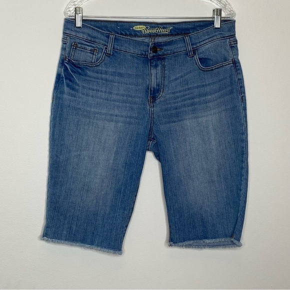 Old Navy The Sweetheart Bermuda Shorts - Picture 1 of 8